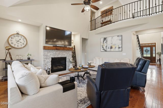 705 Waters Edge, Dandridge, TN 37725
