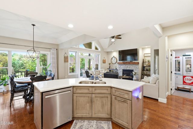 705 Waters Edge, Dandridge, TN 37725
