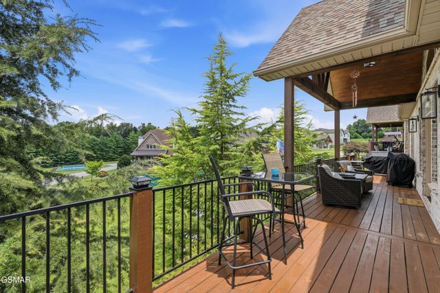 705 Waters Edge, Dandridge, TN 37725