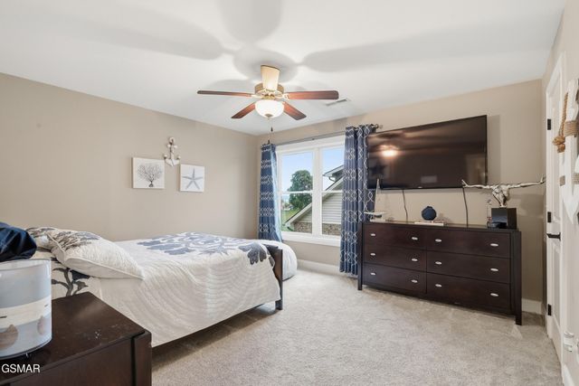705 Waters Edge, Dandridge, TN 37725