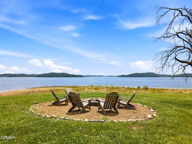 705 Waters Edge, Dandridge, TN 37725