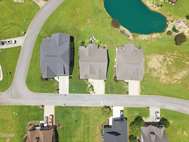 705 Waters Edge, Dandridge, TN 37725