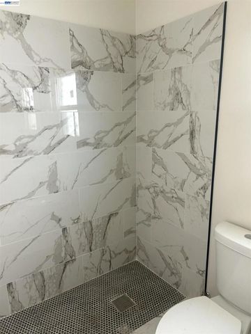 528 41St St, Oakland, CA 94609