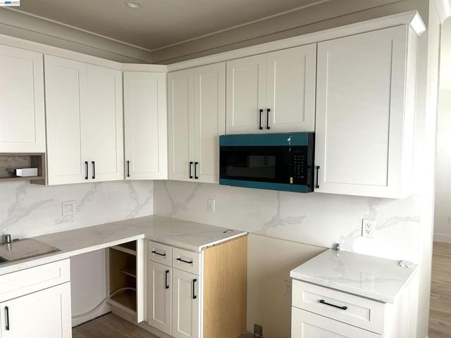 528 41St St, Oakland, CA 94609