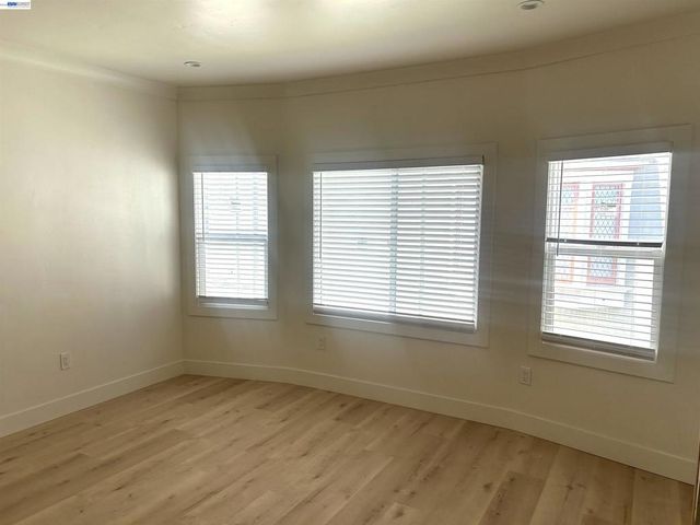 528 41St St, Oakland, CA 94609