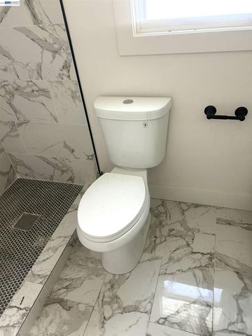 528 41St St, Oakland, CA 94609