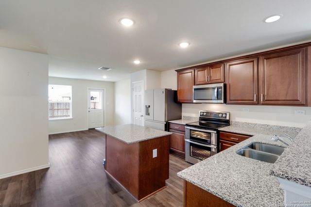 526 Wild Olive, San Antonio, TX 78219