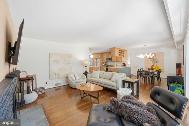 5902 WILSON LN, Bethesda, MD 20817