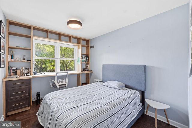 5902 WILSON LN, Bethesda, MD 20817