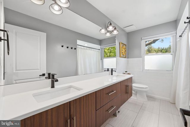 5902 WILSON LN, Bethesda, MD 20817