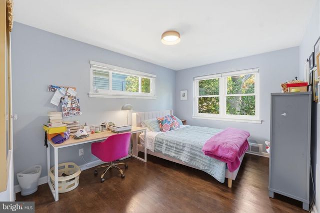 5902 WILSON LN, Bethesda, MD 20817