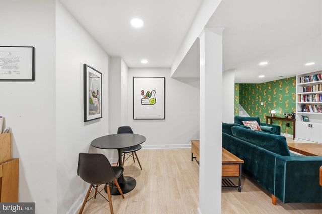 5902 WILSON LN, Bethesda, MD 20817