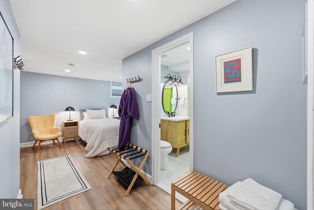 5902 WILSON LN, Bethesda, MD 20817