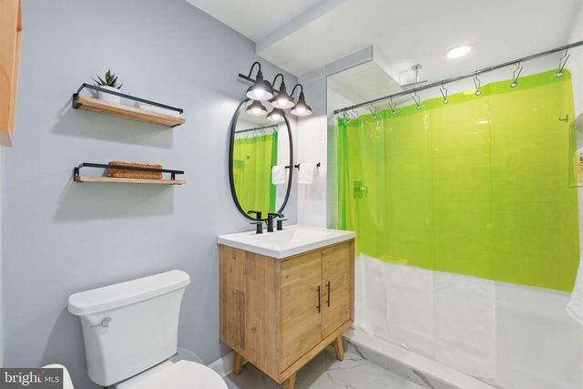 5902 WILSON LN, Bethesda, MD 20817