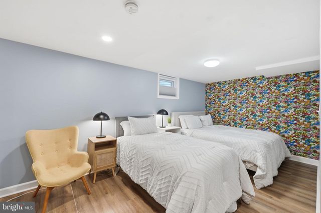 5902 WILSON LN, Bethesda, MD 20817