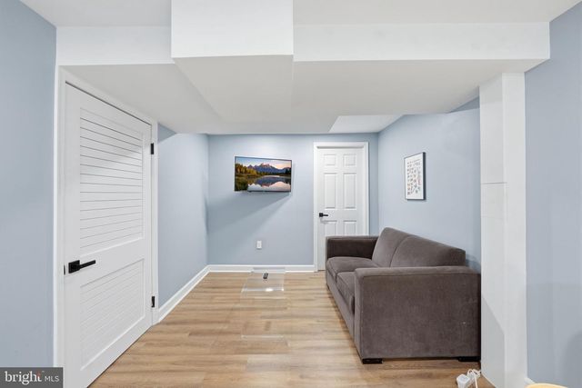 5902 WILSON LN, Bethesda, MD 20817