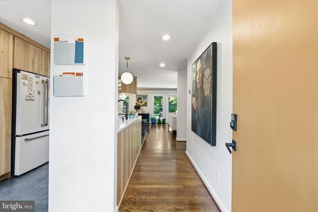 5902 WILSON LN, Bethesda, MD 20817