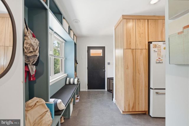 5902 WILSON LN, Bethesda, MD 20817