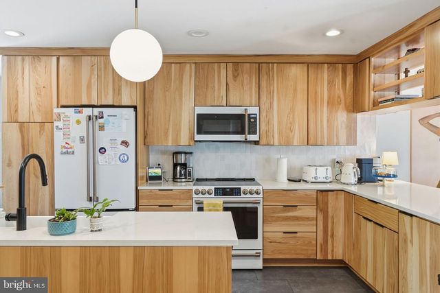 5902 WILSON LN, Bethesda, MD 20817