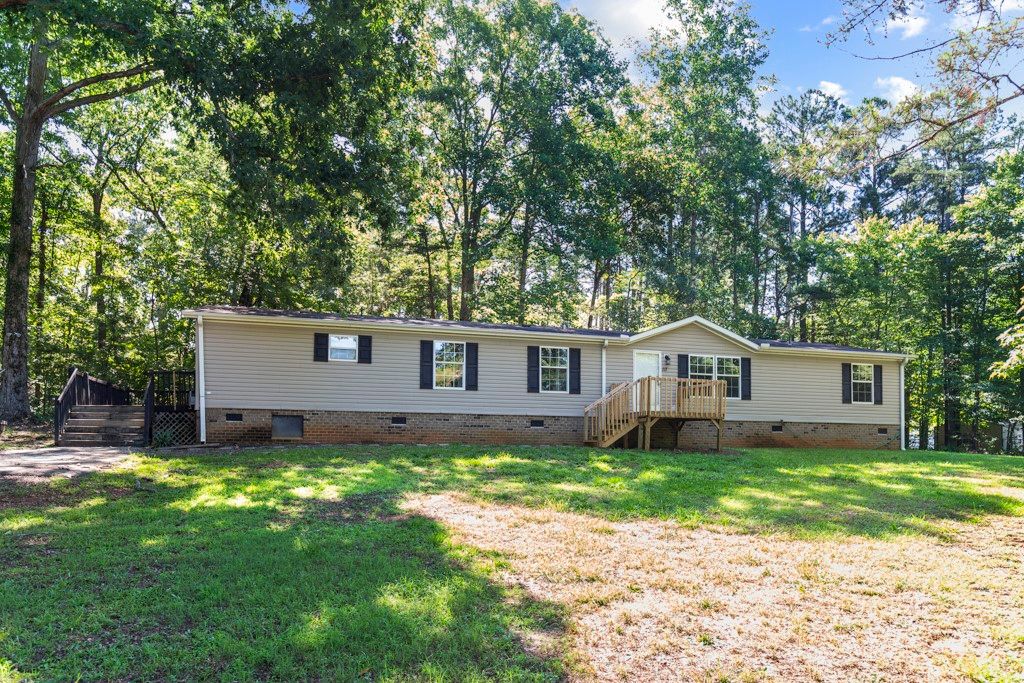 111 Shoals Court, Six Mile, SC 29682