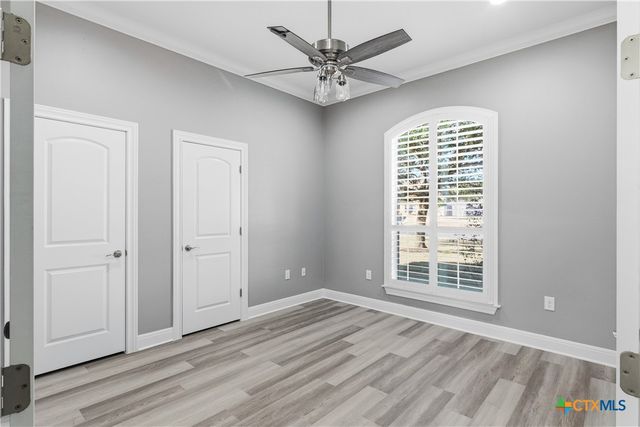 647 Oak Creek Parkway, Seguin, TX 78155