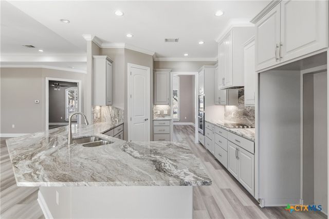 647 Oak Creek Parkway, Seguin, TX 78155