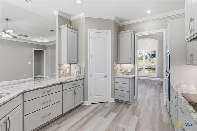 647 Oak Creek Parkway, Seguin, TX 78155