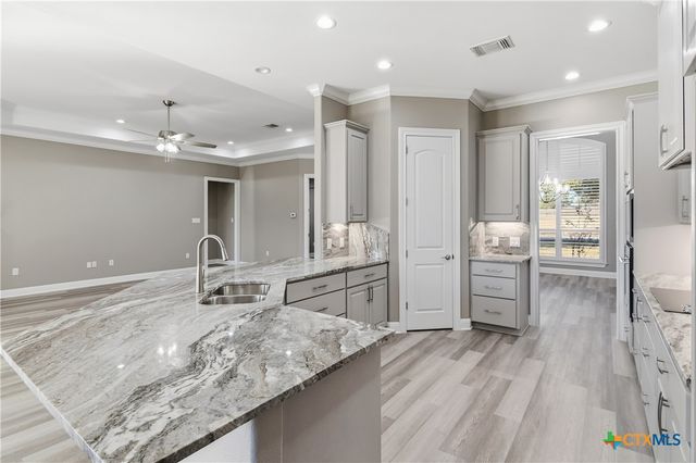 647 Oak Creek Parkway, Seguin, TX 78155