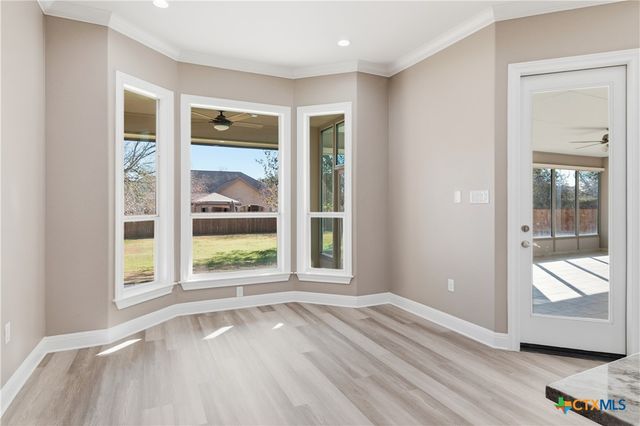 647 Oak Creek Parkway, Seguin, TX 78155