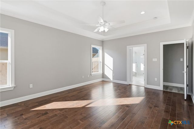 647 Oak Creek Parkway, Seguin, TX 78155