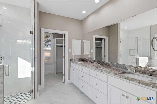 647 Oak Creek Parkway, Seguin, TX 78155