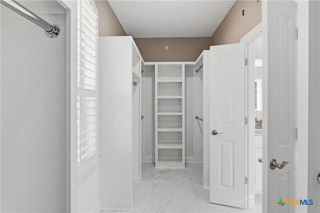 647 Oak Creek Parkway, Seguin, TX 78155