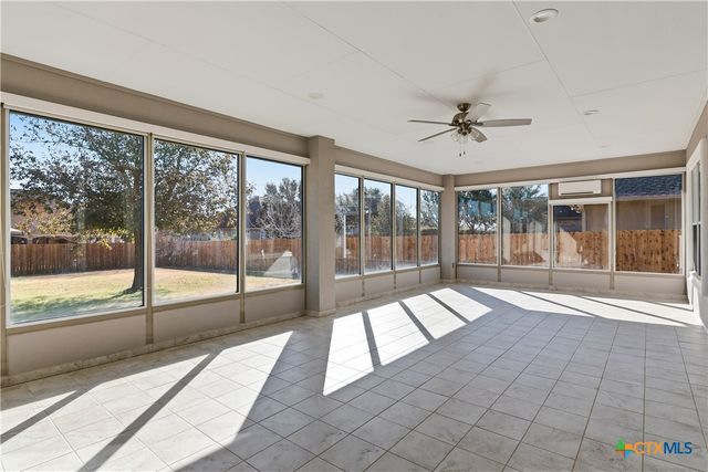 647 Oak Creek Parkway, Seguin, TX 78155