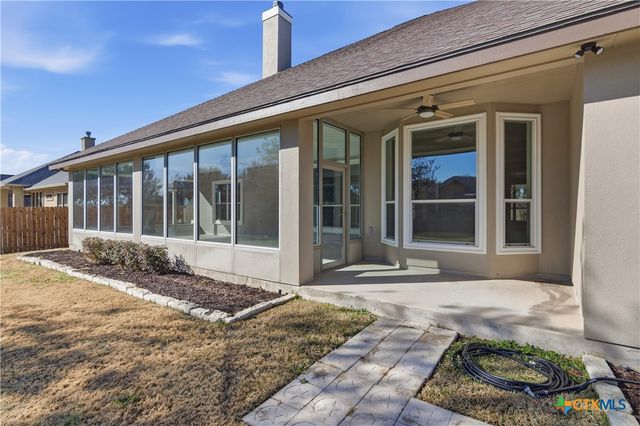 647 Oak Creek Parkway, Seguin, TX 78155