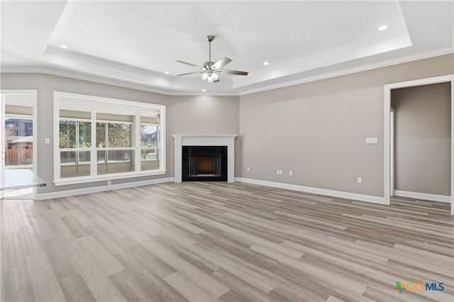 647 Oak Creek Parkway, Seguin, TX 78155