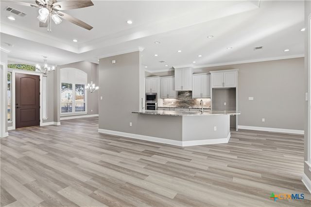 647 Oak Creek Parkway, Seguin, TX 78155