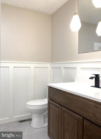 1103 COCKLIN ST, Mechanicsburg, PA 17055