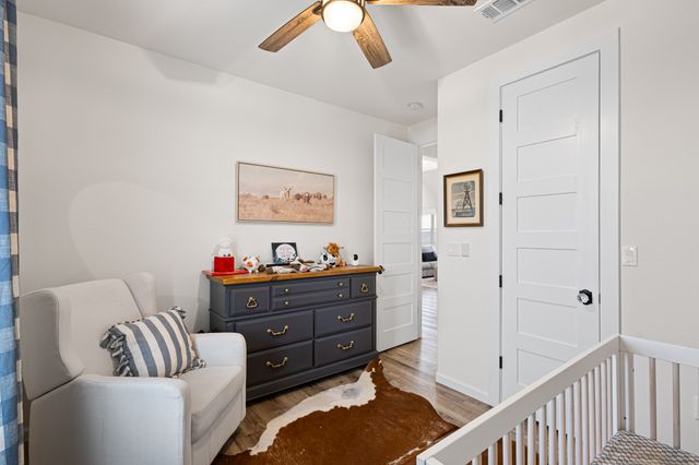 476 Silver Leaf Drive, Sunset, TX 76270