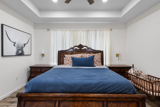 476 Silver Leaf Drive, Sunset, TX 76270