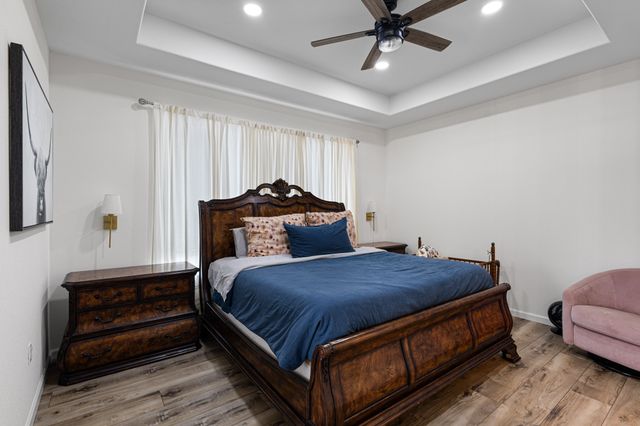 476 Silver Leaf Drive, Sunset, TX 76270