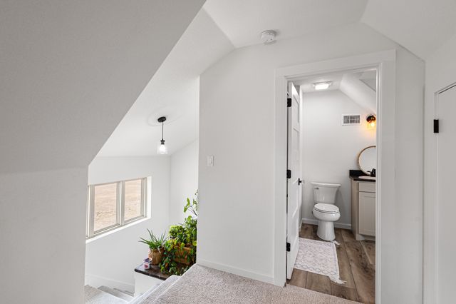 476 Silver Leaf Drive, Sunset, TX 76270