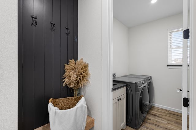 476 Silver Leaf Drive, Sunset, TX 76270