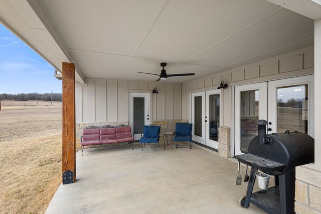 476 Silver Leaf Drive, Sunset, TX 76270