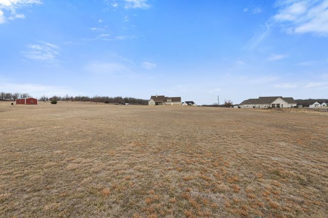 476 Silver Leaf Drive, Sunset, TX 76270