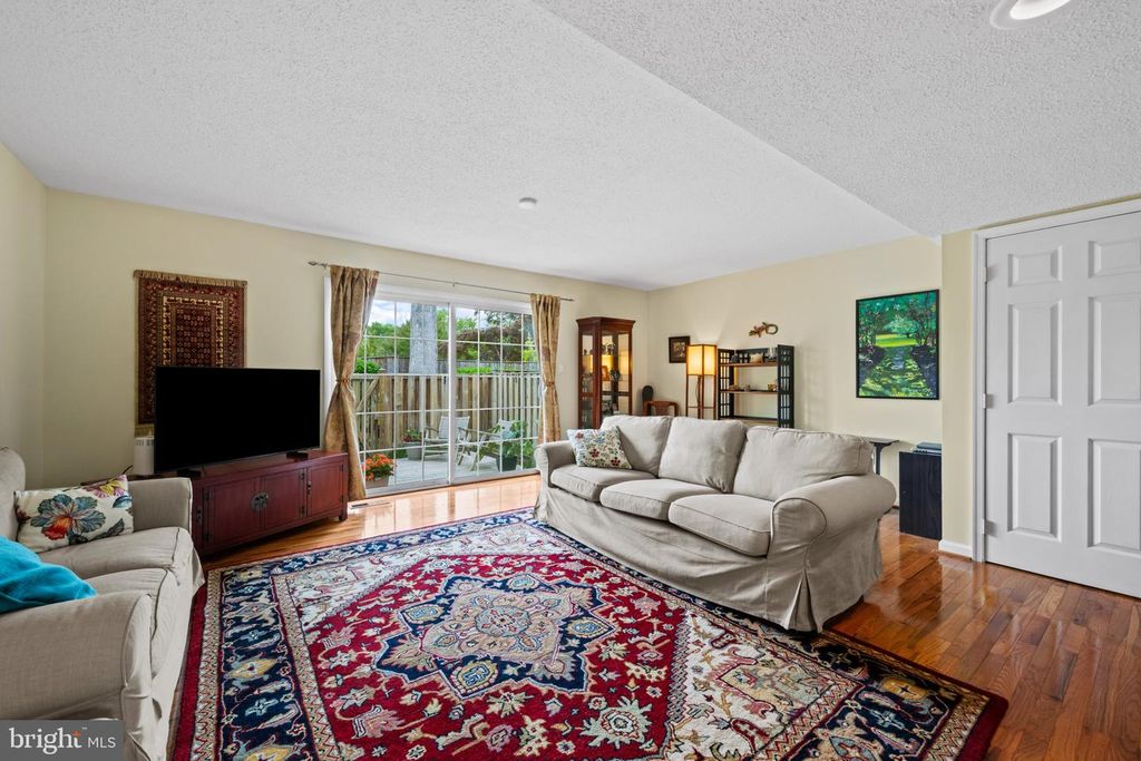 Image 14 of property listing at 1736 FOXDALE CT #138, Crofton, MD 21114