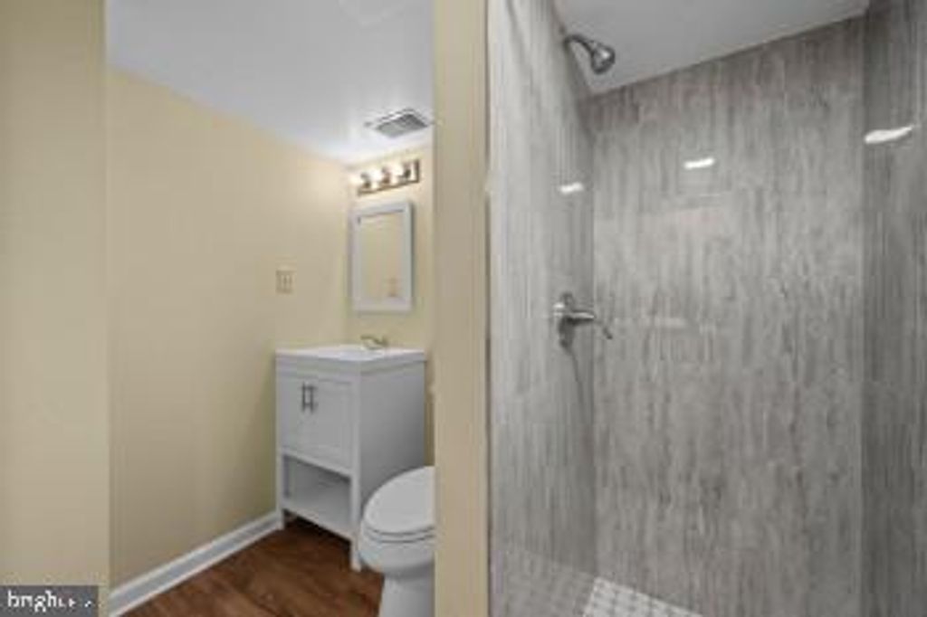 Image 32 of property listing at 1736 FOXDALE CT #138, Crofton, MD 21114