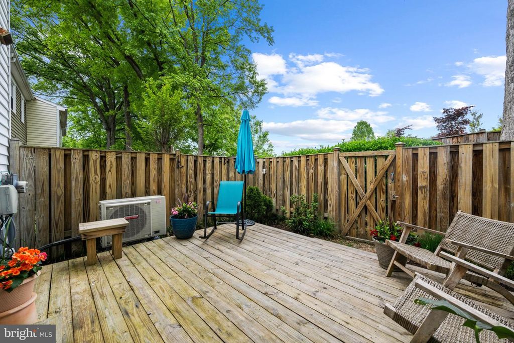 Image 36 of property listing at 1736 FOXDALE CT #138, Crofton, MD 21114