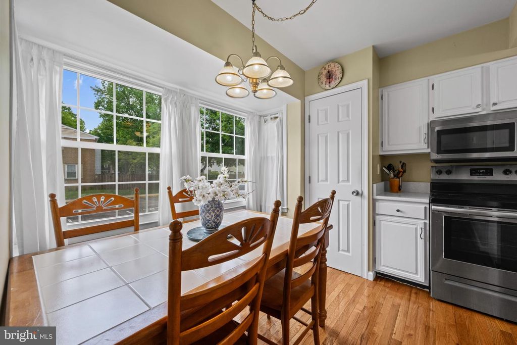 Image 5 of property listing at 1736 FOXDALE CT #138, Crofton, MD 21114