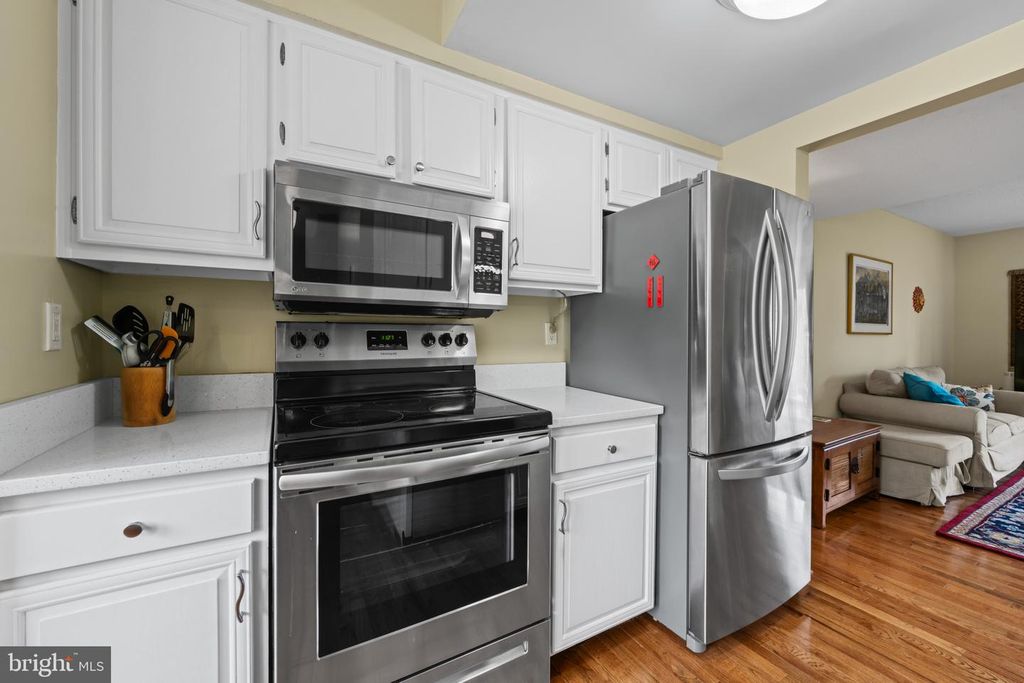 Image 7 of property listing at 1736 FOXDALE CT #138, Crofton, MD 21114