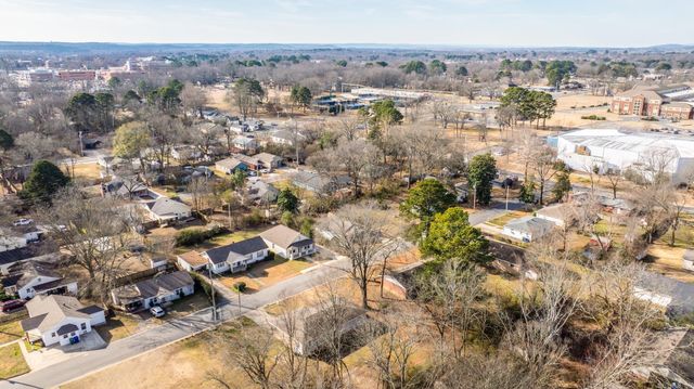 2120 Duncan Street, Conway, AR 72034